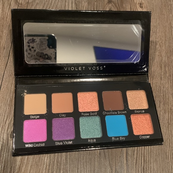 Violet Voss “Essentials” and “Essentials 2” eyeshadow palette bundle - Picture 3 of 3